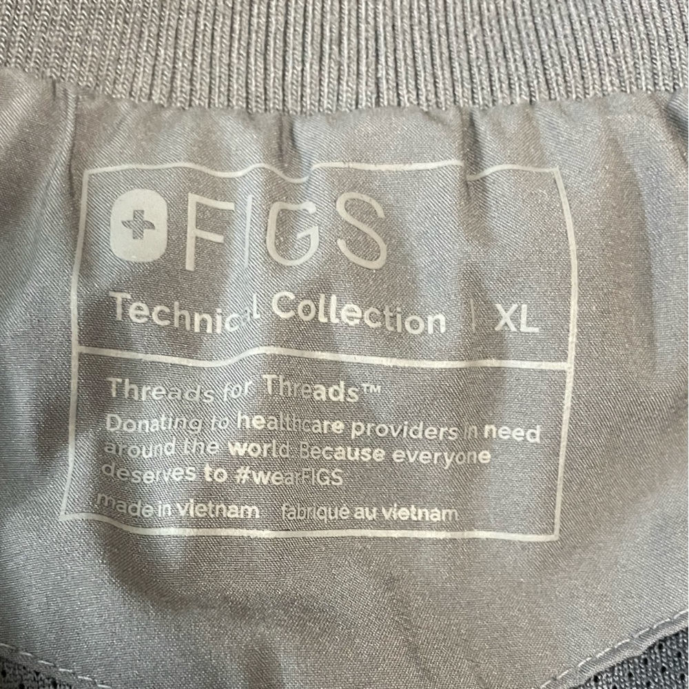 Figs Sydney Scrub Jacket Rainbow/Pride Logo 🌈 - Picture 13 of 14